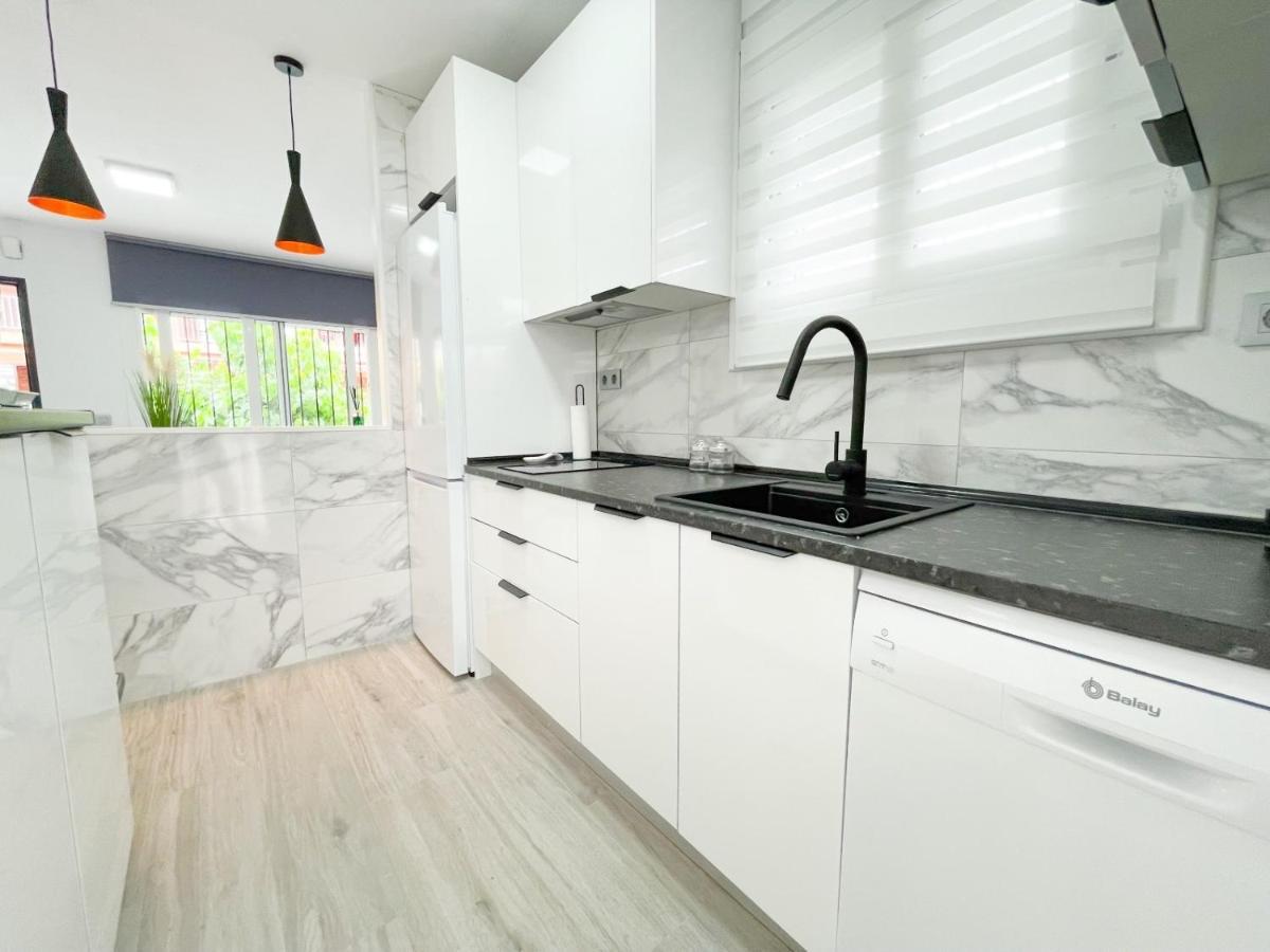 סאלו Apartamentos Calamari 1 & 2 מראה חיצוני תמונה